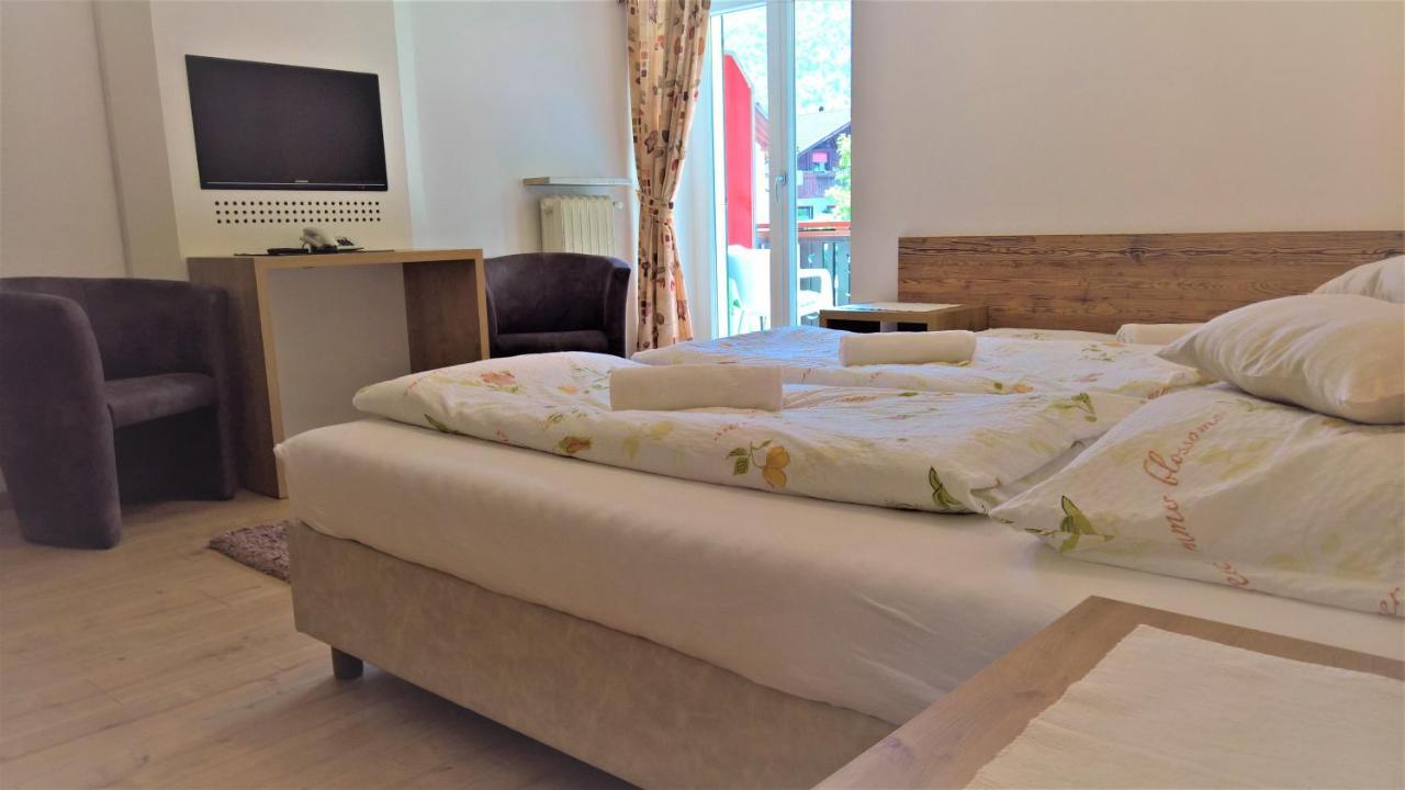 Hotel Krone Morter Екстер'єр фото